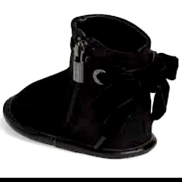 MICHAEL KORS BLACK VELVET BABY BOOTS BOOTIES WITH BLACK VELVET TIES  BRAND NEW - Picture 1 of 5